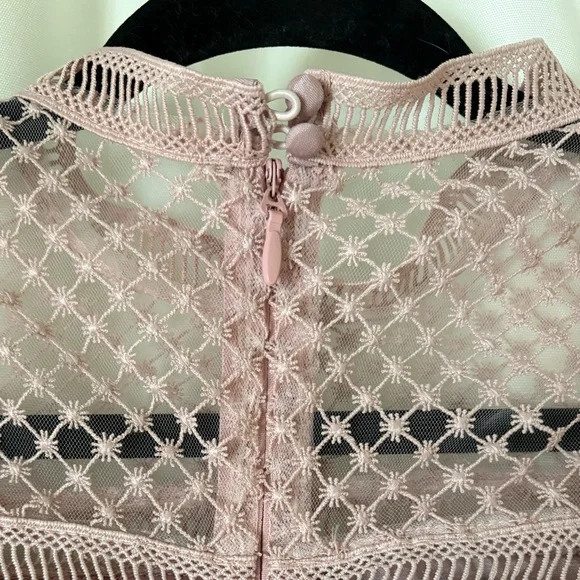Chi Chi London Rebeka Blush Pink High Neck Shawl Lace Midi Dress Size 8 - Picture 7 of 16